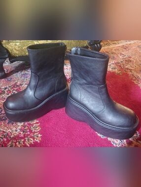 Brand New Current Mood Boors